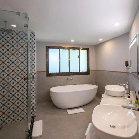 Sea Cliff Resort & Spa-3